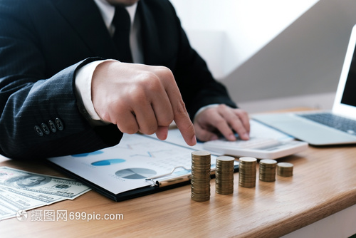 审计师与税务人员的角色 确保企业财务合规与透明度